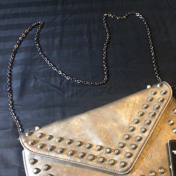 Urban Expressions Chrome Clutch - Picture 7 of 7